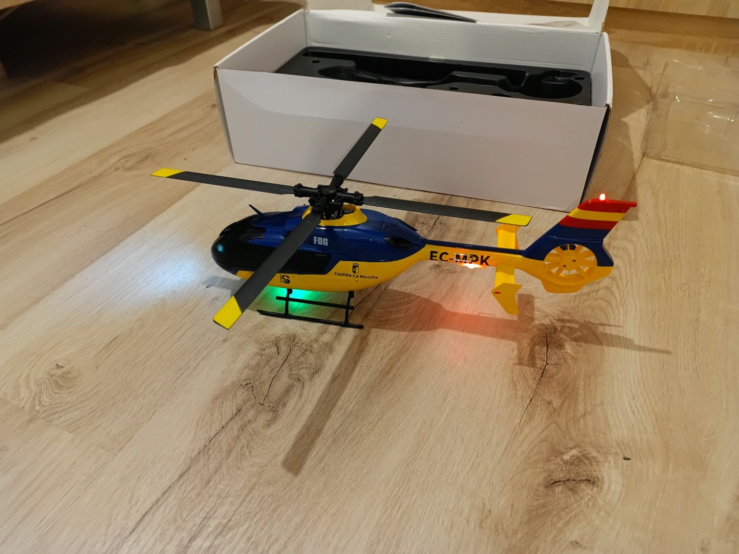 Se vinde elicopter Rc