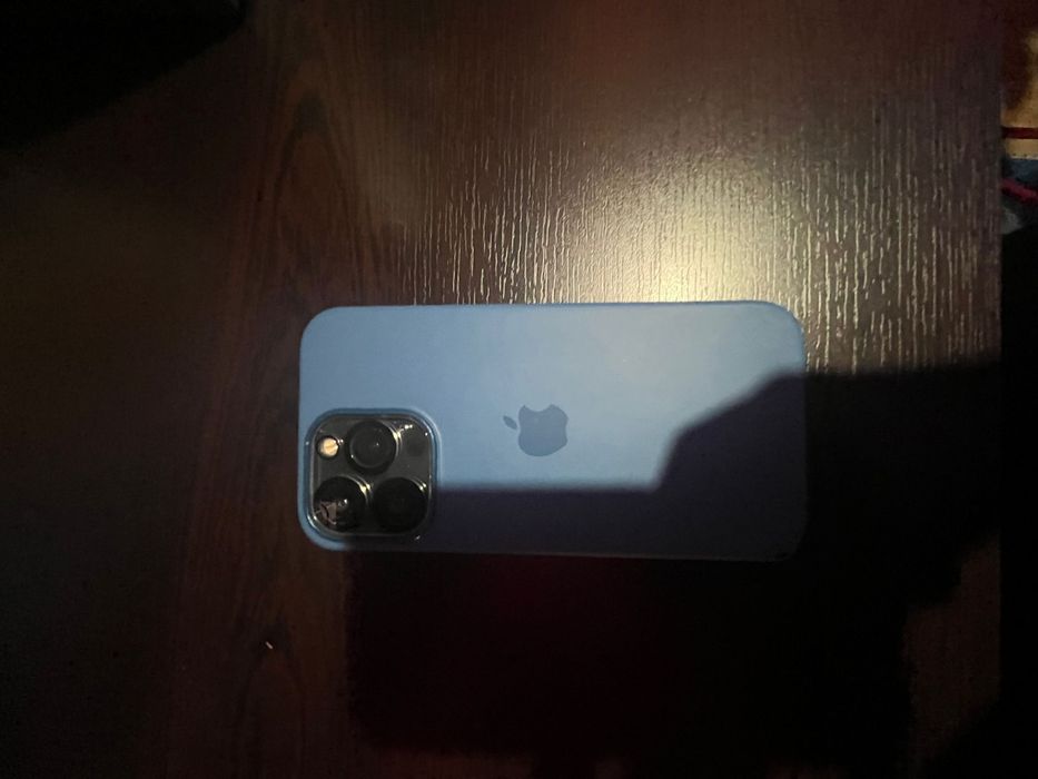 Vand iPhone 13 Pro + Husa originala
