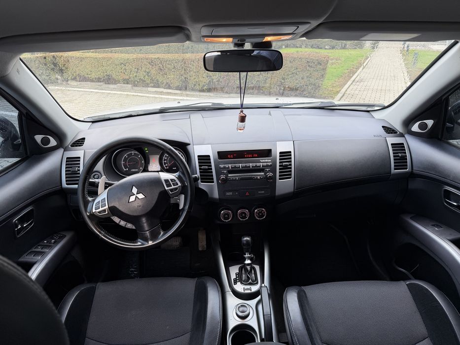 Mitsubishi outlander  2.2 d