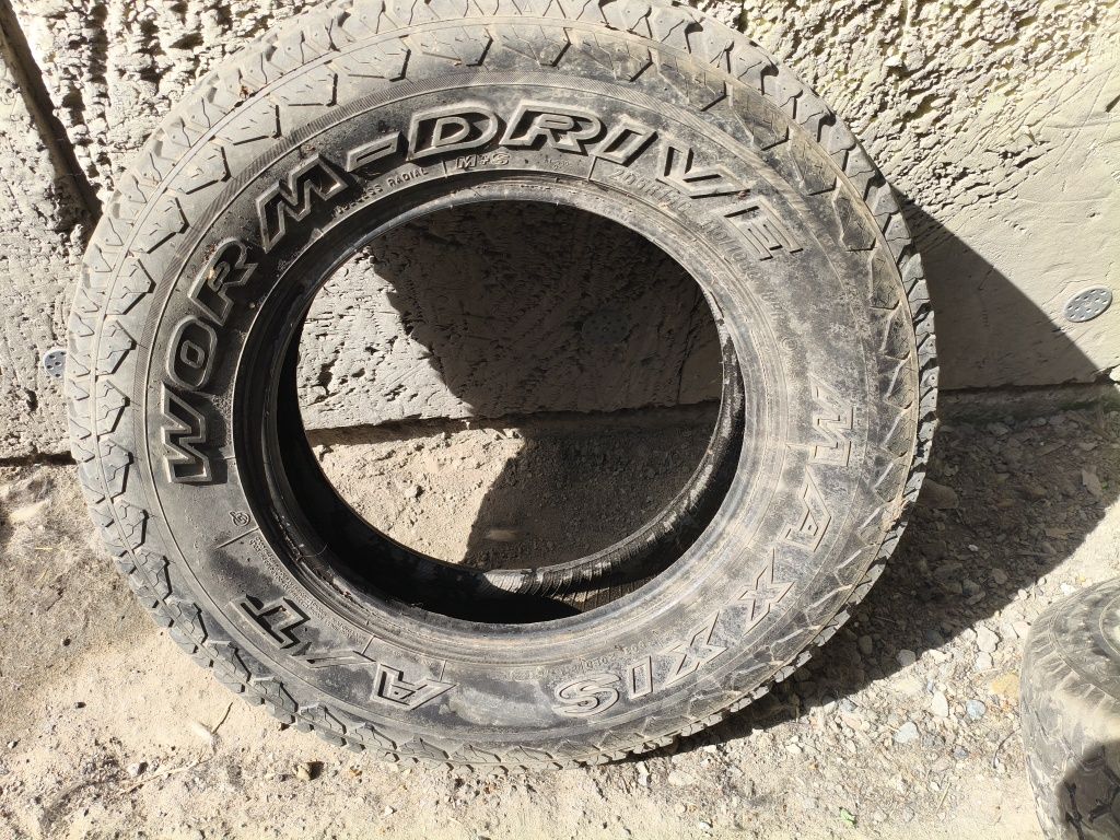 Продам два баллона 205R16C