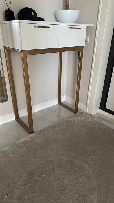 Камод в прихожую