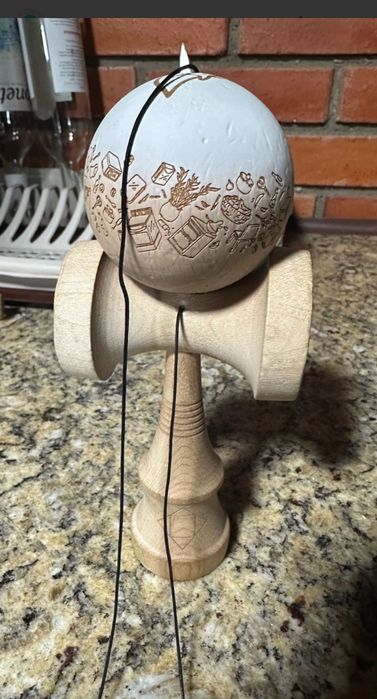 Vând Kendama cu ramă miguel și Ken Lotus o am de 1 zi