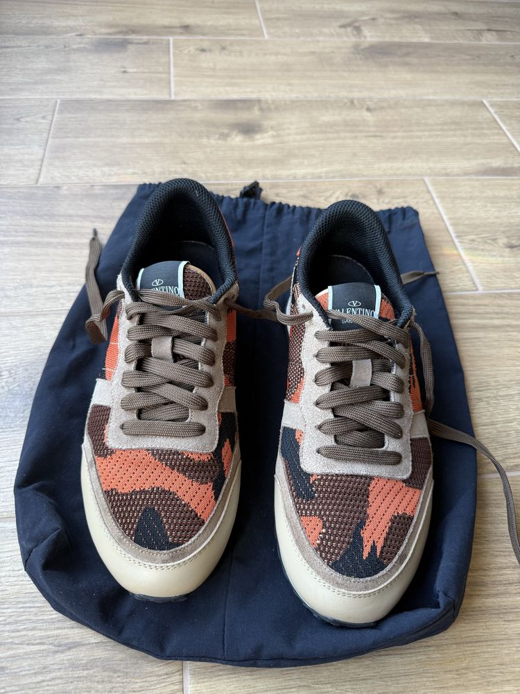 Valentino Garavani rockrunner