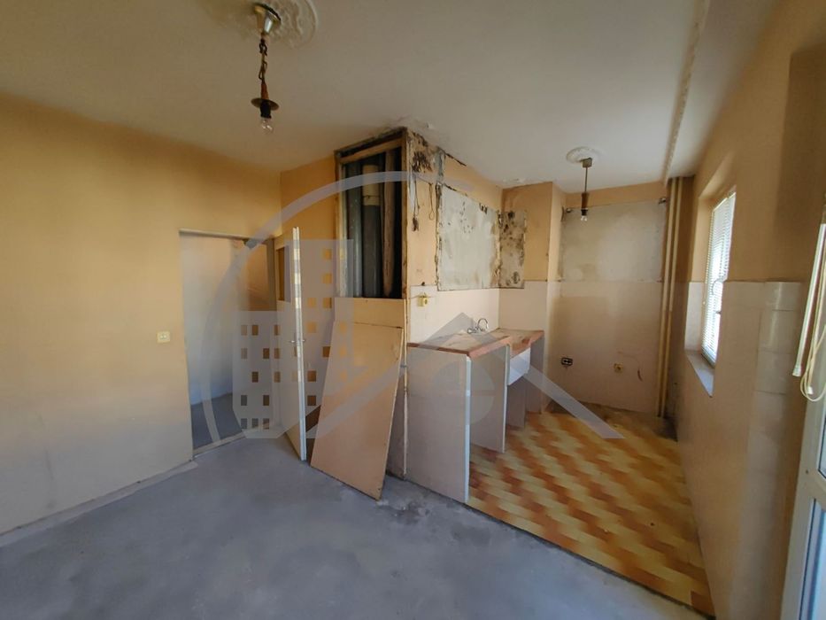 Продава се Тристаен апартамент в Варна, Кайсиева градина - 86 кв.м за 1511 €/кв.м - Снимка #5