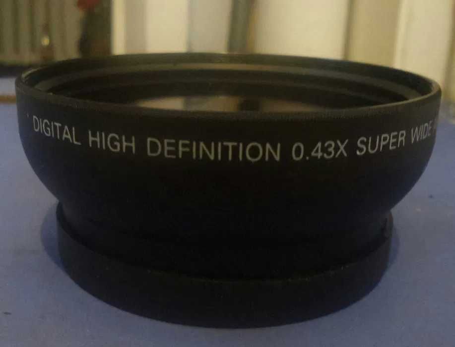Продам широкоугольную линнзу Zeikos на любой объектив диаметром 67 мм