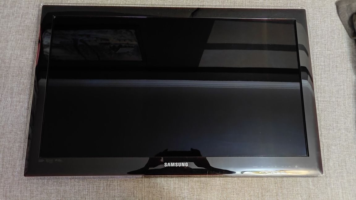 LED-Телевизор Samsung 5 серия. 81 см диагональ. Б. У.