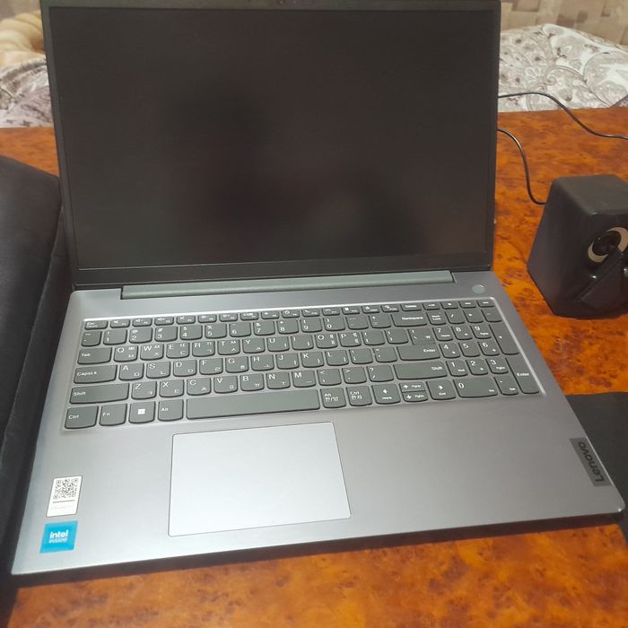 Noutbook Lenova yangi