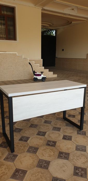 Parta loft, silvia stul, doska, proyektor, doska admin stoli lampochka