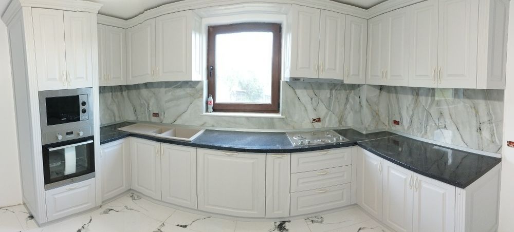 Fac   și  vând  mobilier bucătărie  baie    dresing  living.
