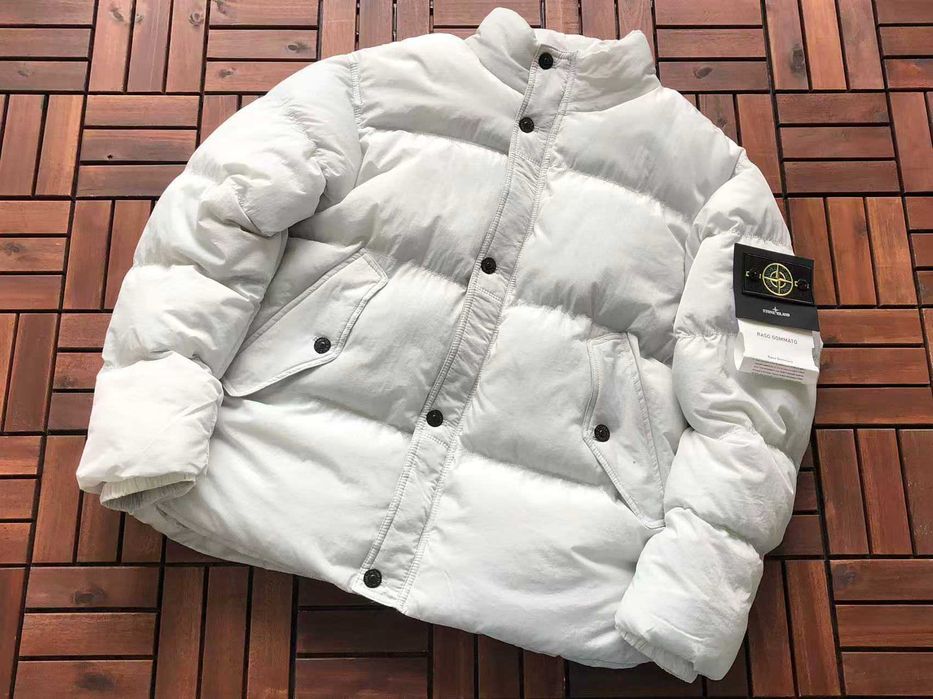 Geaca Stone Island cu puf Premium