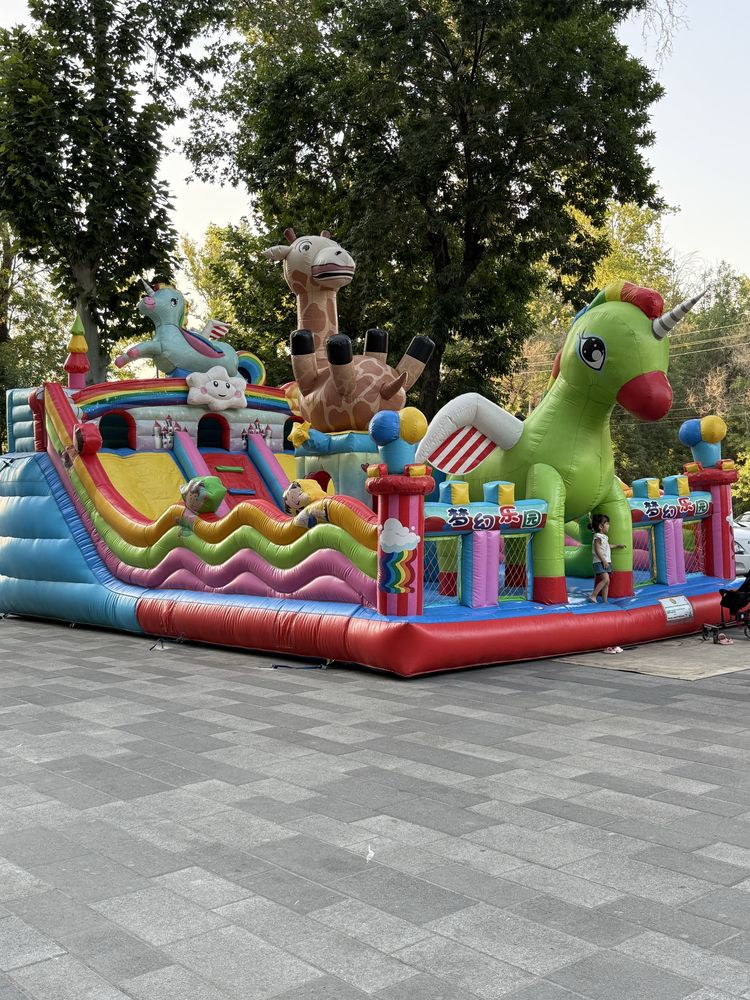 Tug’ilgan kun bayram marosimlari uchun batut