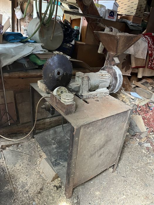 Moara cereale , circular lemne , polizor mare sau flex.