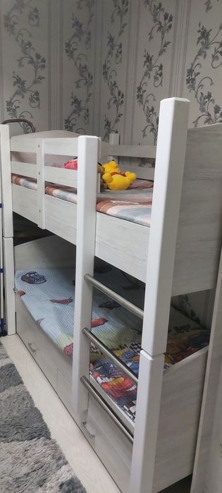 Продаётся детская двухярусная кровать