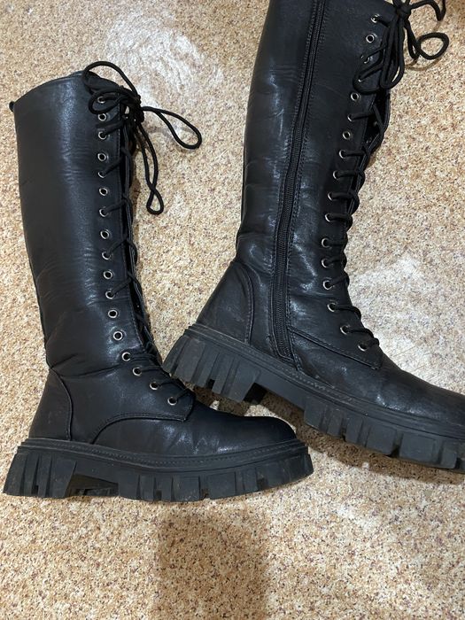 Безторг . Срочно  зимние  сапоги  продам  женские .