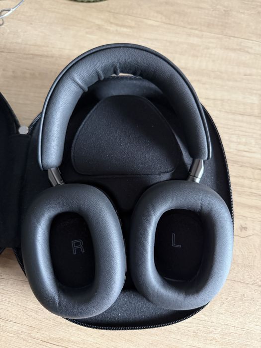 Vand casti Bowers&Wilkins Px8