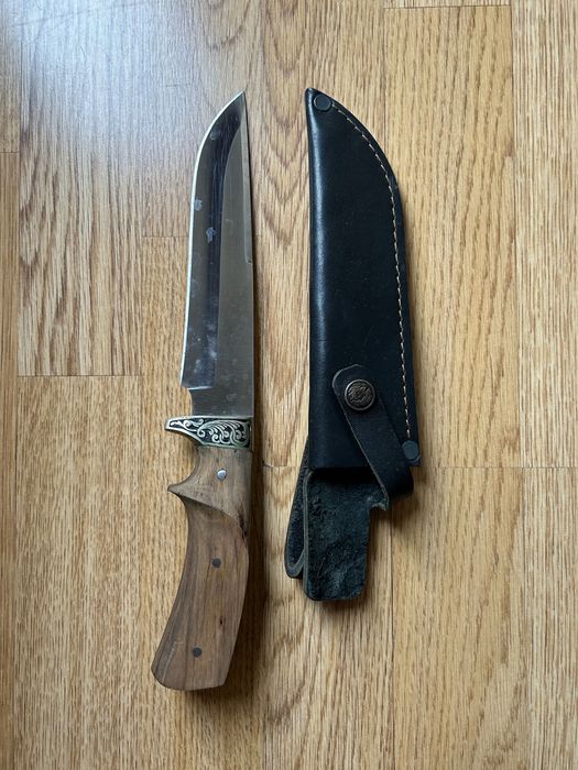 Ръчно изработен ловен нож – дървена дръжка + кожена кания