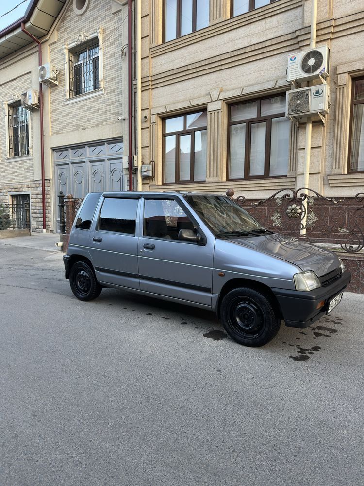 Tiko yaxshi holatdagi moshina sotiladi