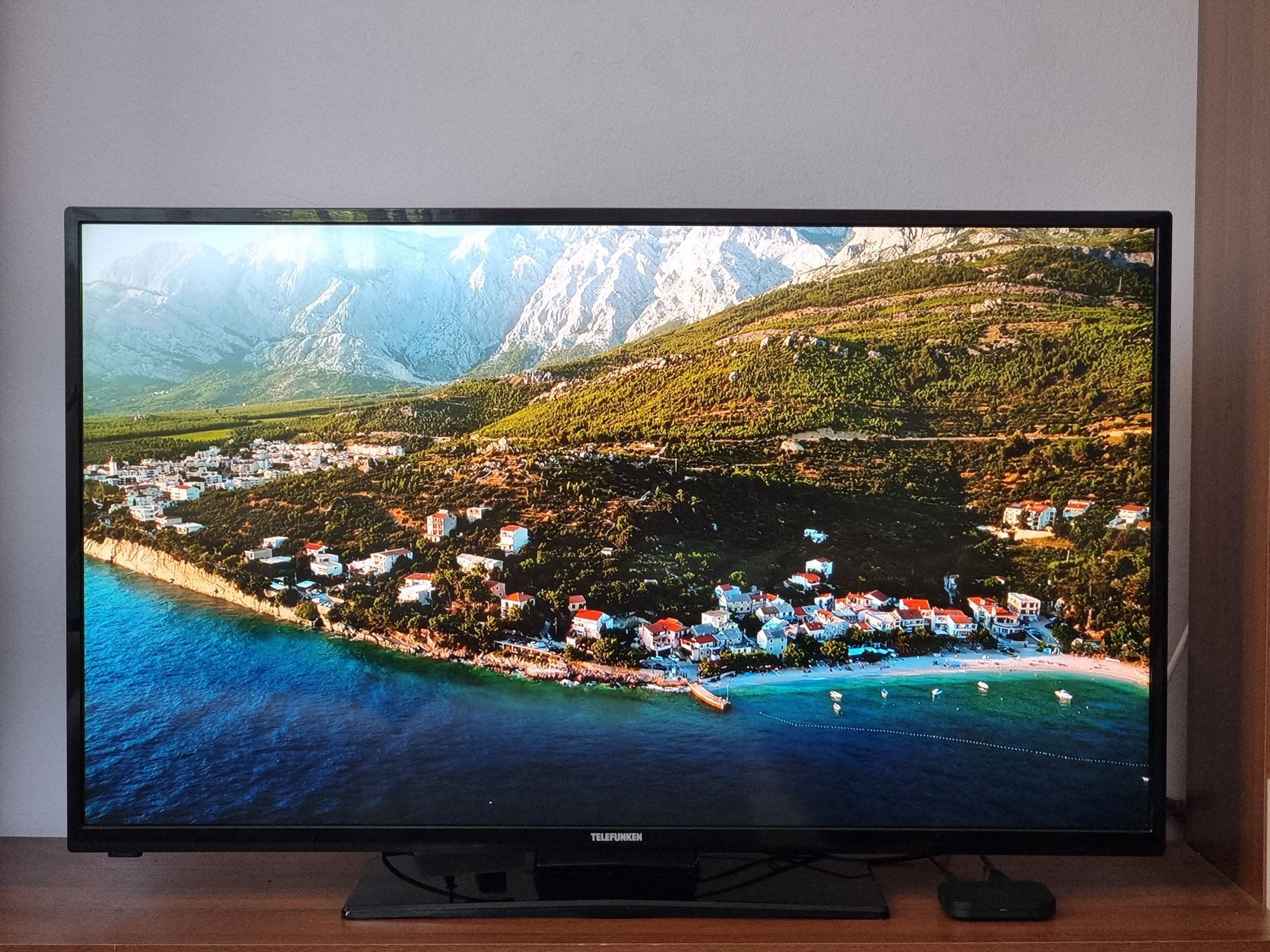 Телевизор/TELEFUNKEN  - 43"/FullHD , Цифрова + Ефирна