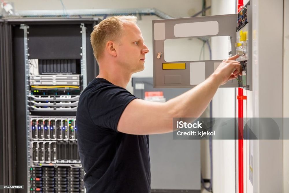 Опытный электрик – устраняю замыкания и сбои быстро