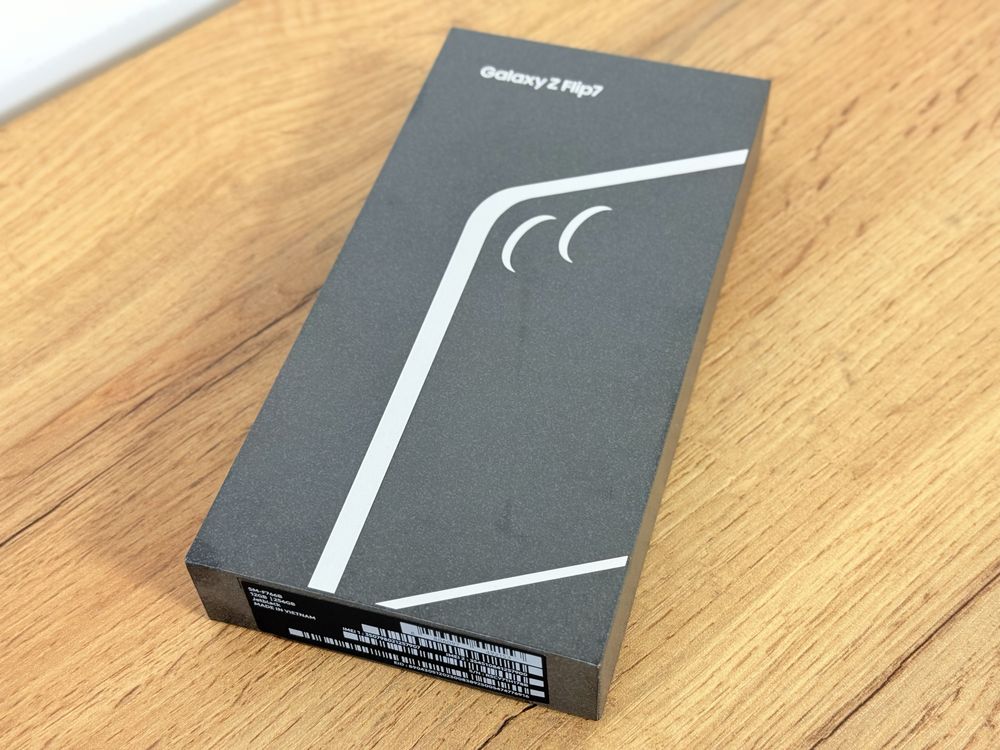 Samsung Galaxy Z Flip 7 256GB чисто нов запечатан!!!