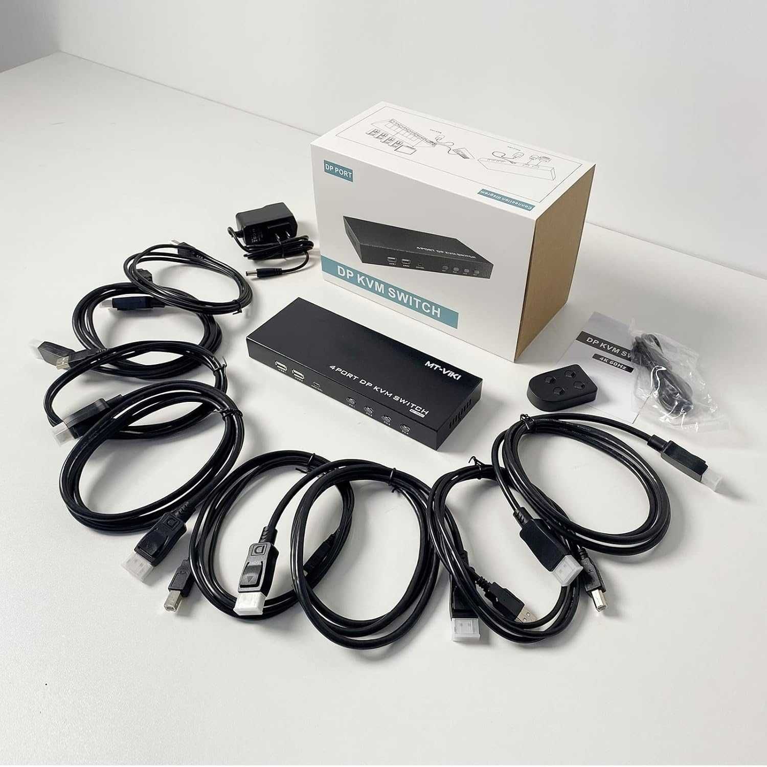 KVM превключвател DisplayPort 4 порта, 4 x DP кабела 4 x USB кабела