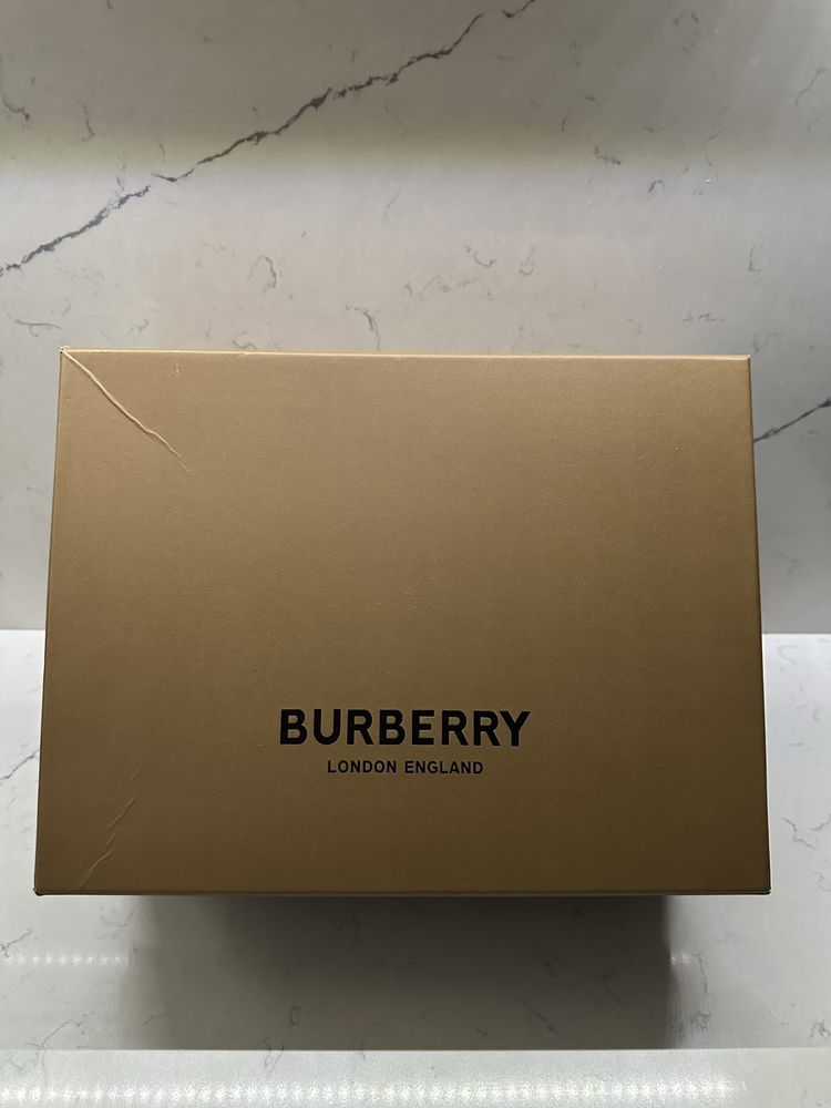Чанта Burberry - Естествена кожа