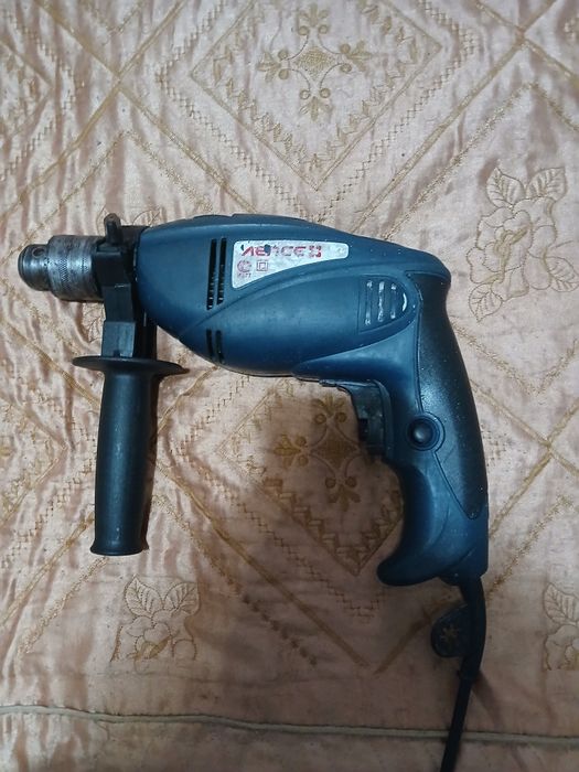 Электоинструмент дрель