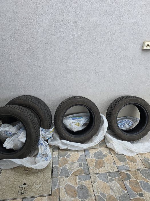 Vand 4 cauciucuri de iarna 205/55/16