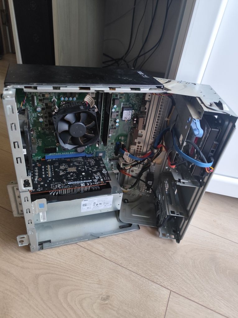 Dell Optiplex 3070 (Semi-defect)