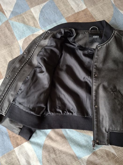 Черно яке бомбър