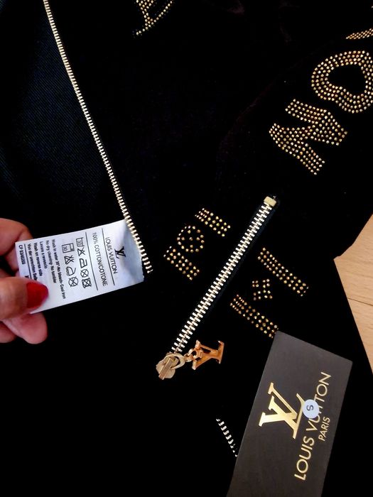 Treninguri bumbac, accesorii metalice aurii, saculet, etichetă