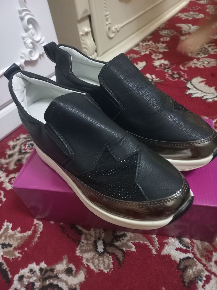 Kuzgi oyoq kiyim baland poshna