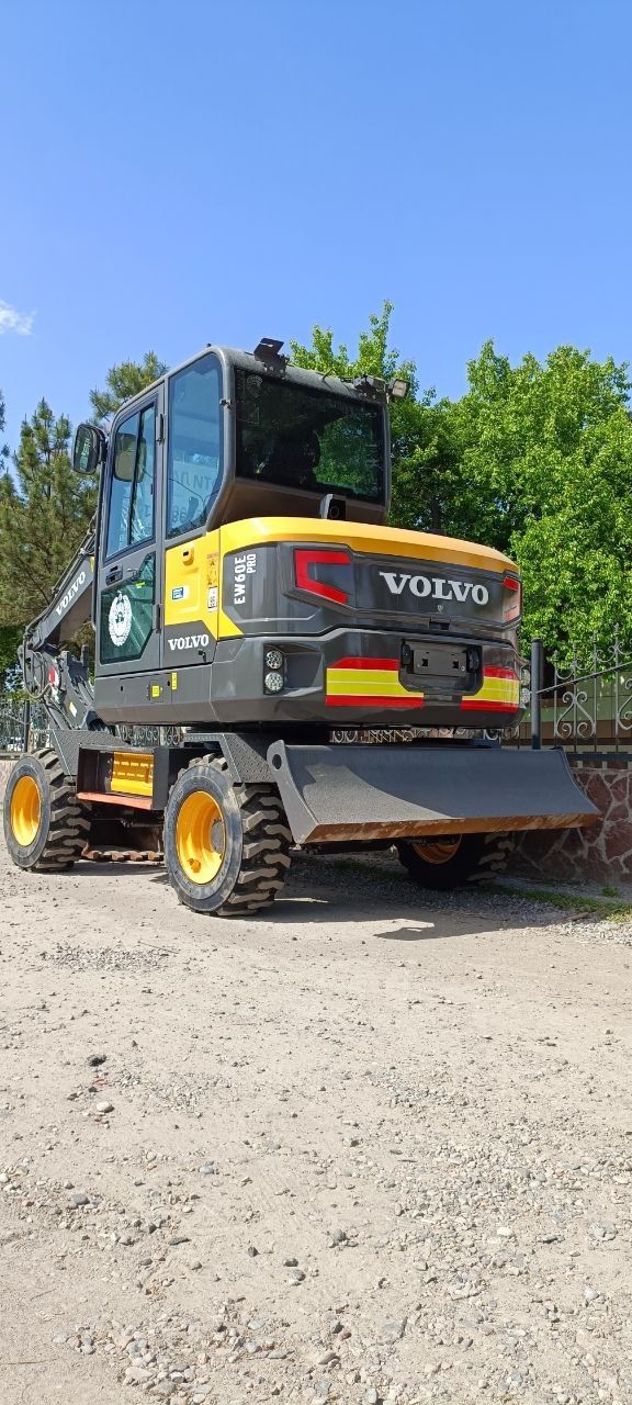 Ekskavator mini sotiladi volvo 60