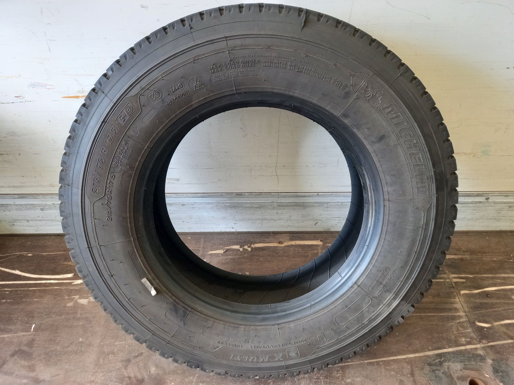 4 броя 215 75 17.5 michelin