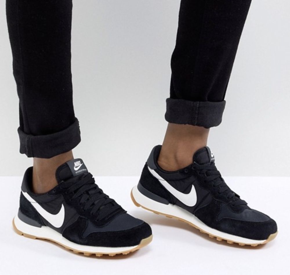 nike black/white internationalist trainers 37,5