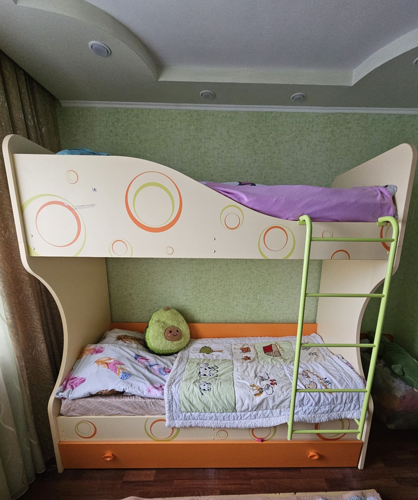 Продам двухярусную кровать