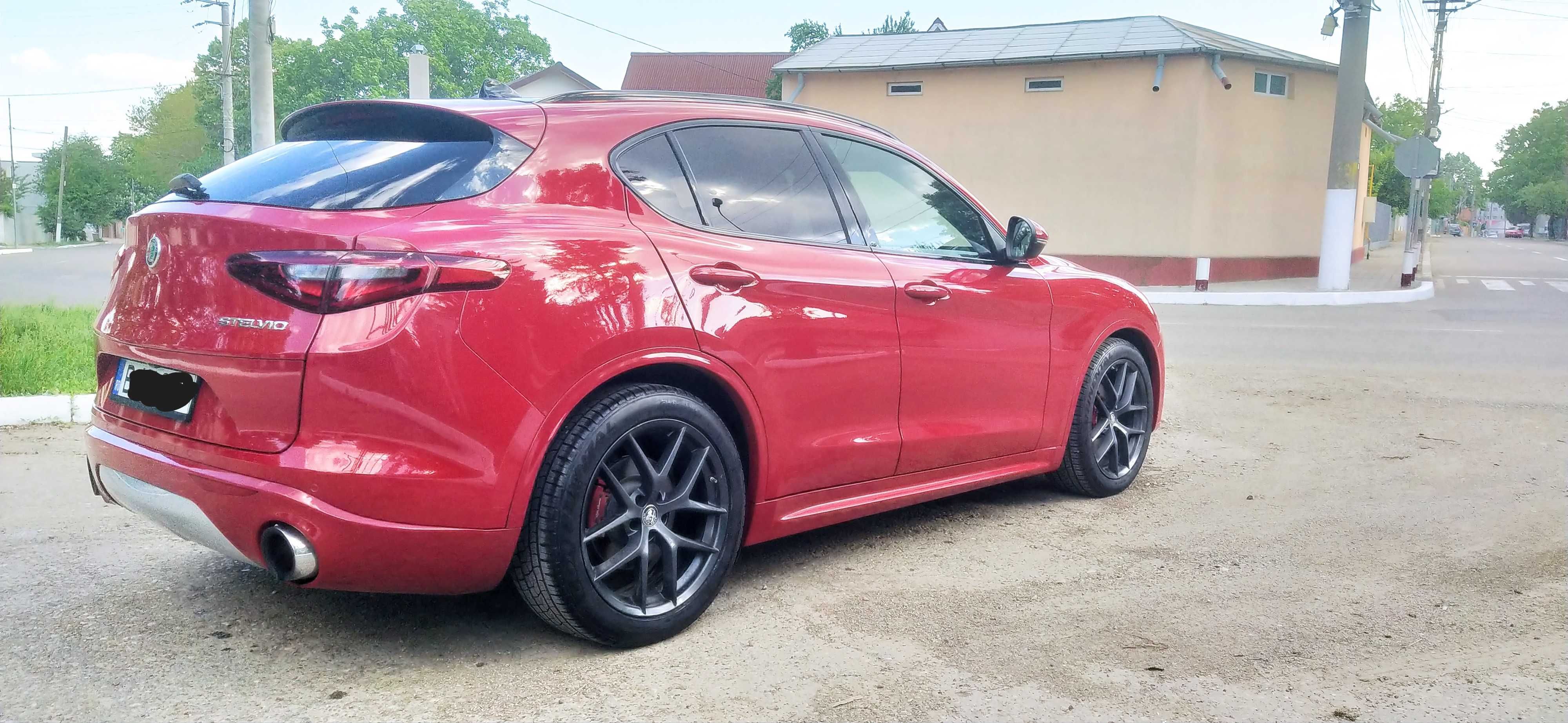 Alfa Romeo Stelvio 2.0 Turbo 16V AT8-Q4 Ti