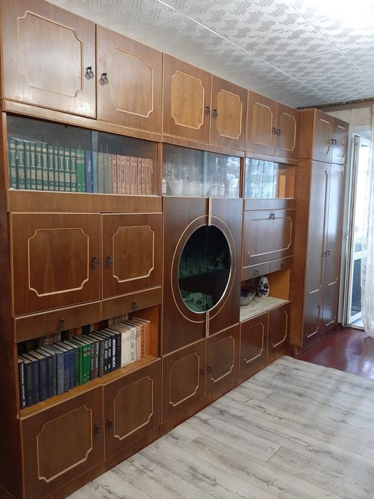 Продаю стенку в хорошем состоянии.
