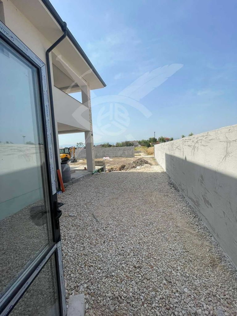 Продава се Къща в с. Радиново, Област Пловдив - 354 кв.м за 1017 €/кв.м - Снимка #5