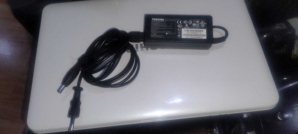 Dezmembrez Laptop Toshiba Satellite C855 - EL