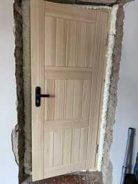 Дверь деревянная размер с коробкой 1,8*0,8м
