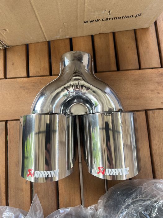Двоен накрайник ауспух гърне Akrapovic ф60