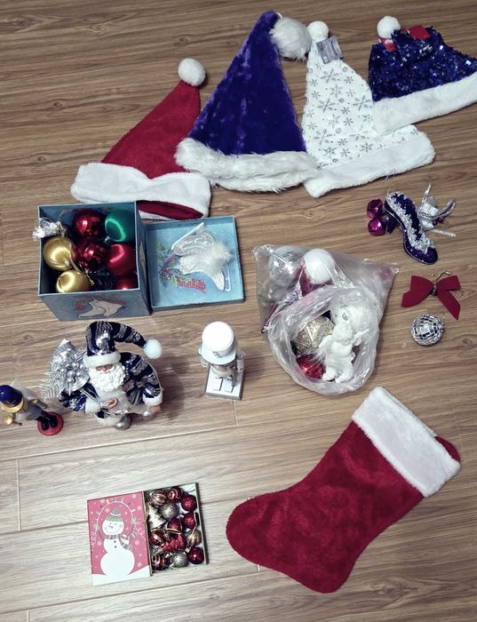 Ornamente,figurine,decoratiuni pentru Craciun