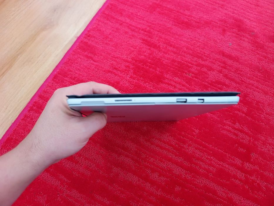 Vând Tableta Microsoft Surface Pro