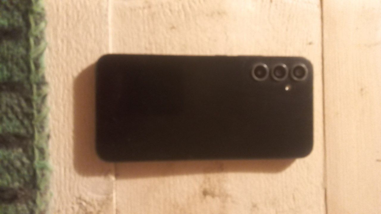 Samsung a34
Pamyati 6/128
Baxasi 1.8mln
Obmen joq