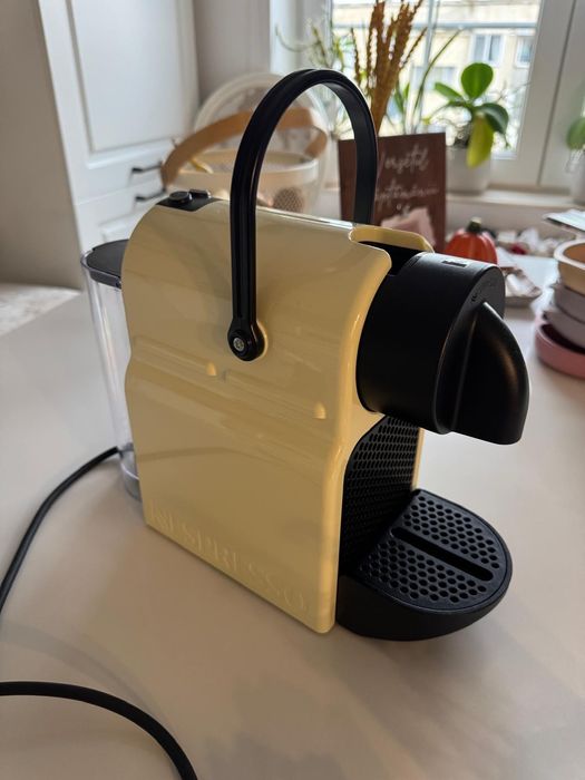 Aparat de cafea Nespresso