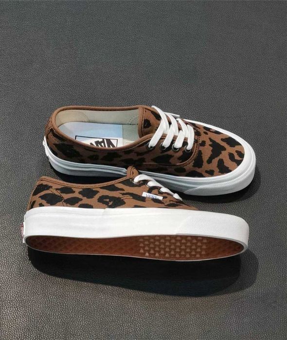 Vans   Authentic