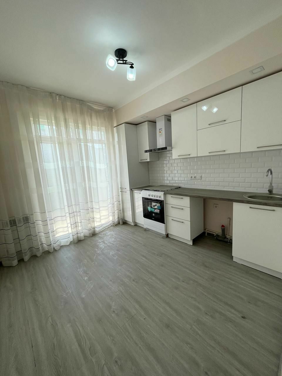 Продам 2 комнатную,Ул.Махтумкули,Новостройка,Макро