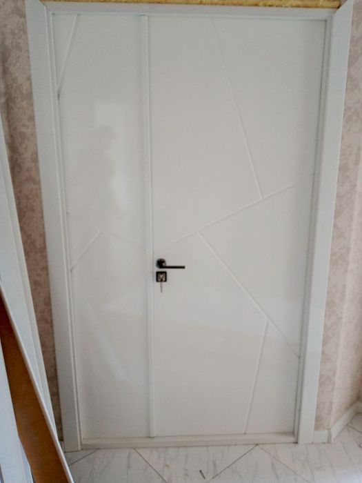 Продаётся дверь МДФ