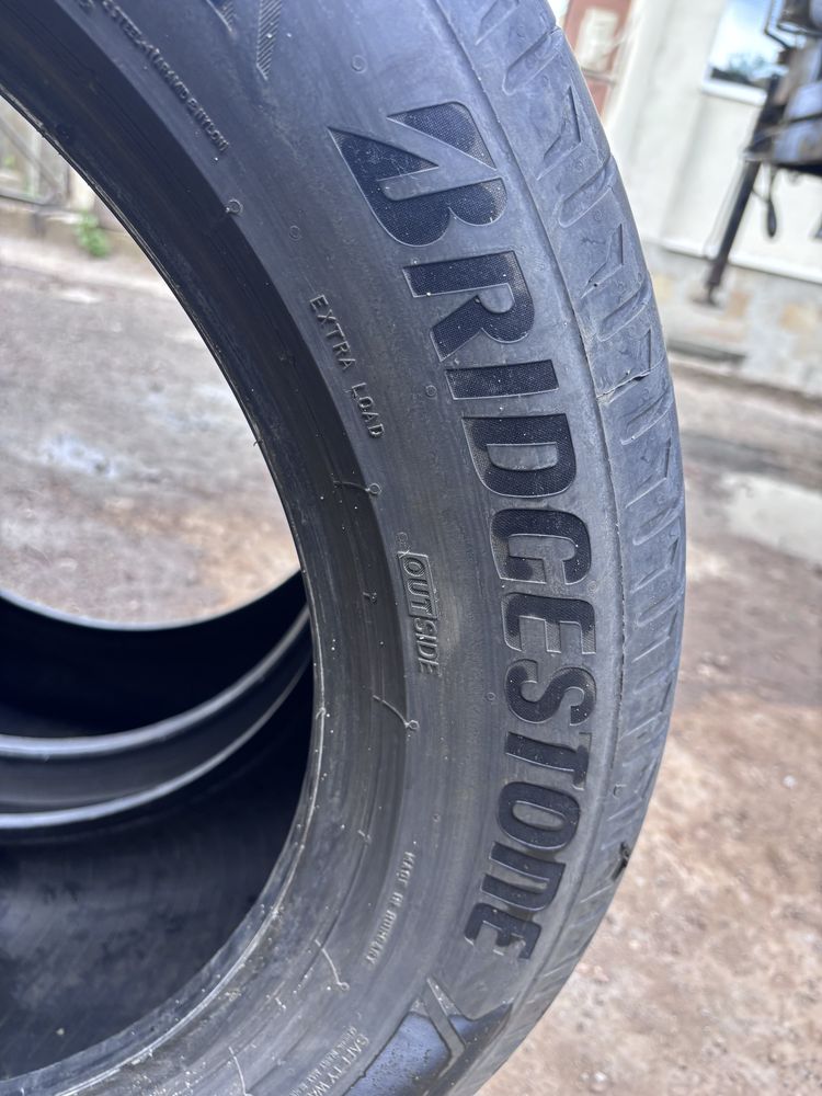 Гуми Bridgstone 275 50 20